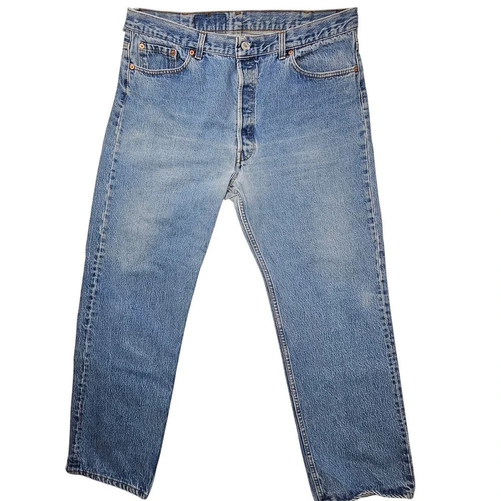 Vintage Levis 501 Mens Blue Light Wash Denim Jeans USA W40 L30 Button-fly
